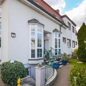 https://holiday-home-altenescher-weg-j.find-berlin-hotels.com